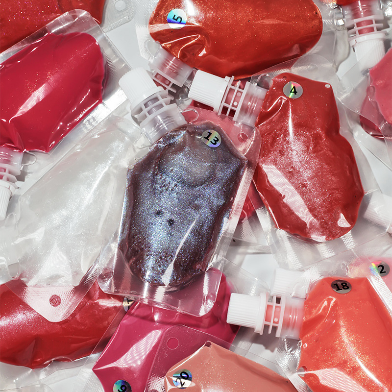 200ml Túi nhựa Son bóng có vòi phun Vegan và Cruelty Free Thành phẩm sắc tố nền Lipgloss
